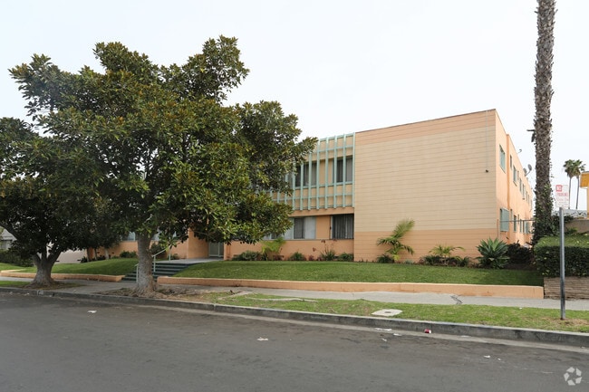 Building Photo - Buckingham Apartments