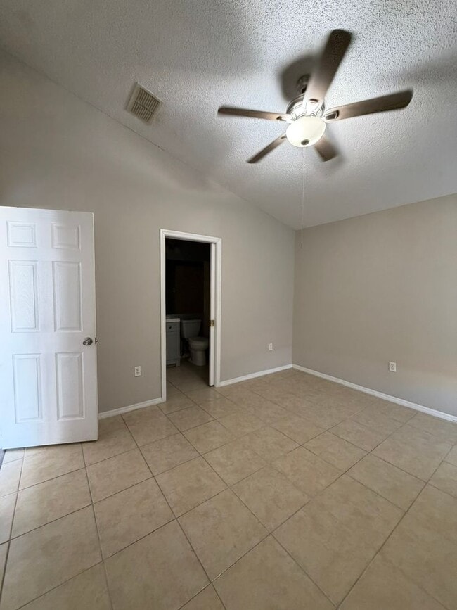 Building Photo - 3 Bed 2 Bath Home in BVL for Rent