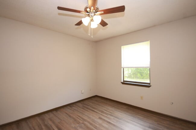 Building Photo - Peaceful Country Living Near UWF & Navy Fe...