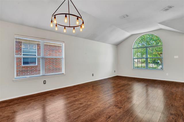 Building Photo - 729 Sequoia Dr