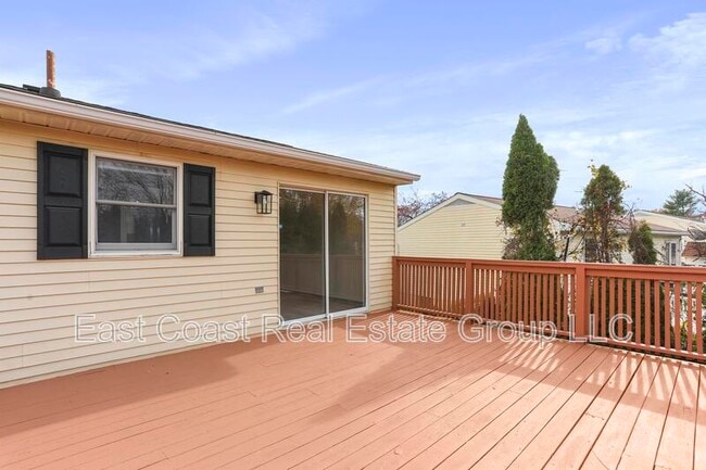 Building Photo - 1337 Cedarwood Dr