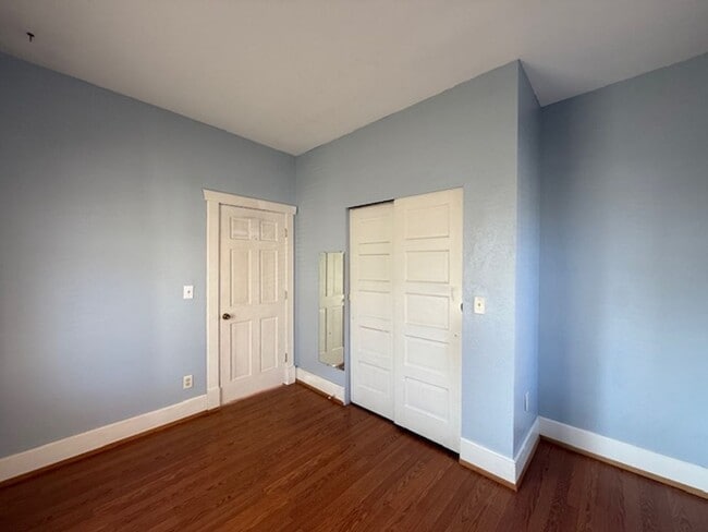 Building Photo - WEST END! 3 bed/ 2 bath