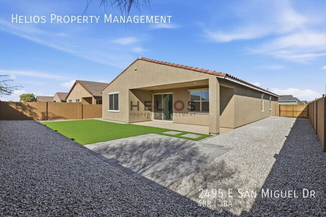 Building Photo - 2495 E San Miguel Dr