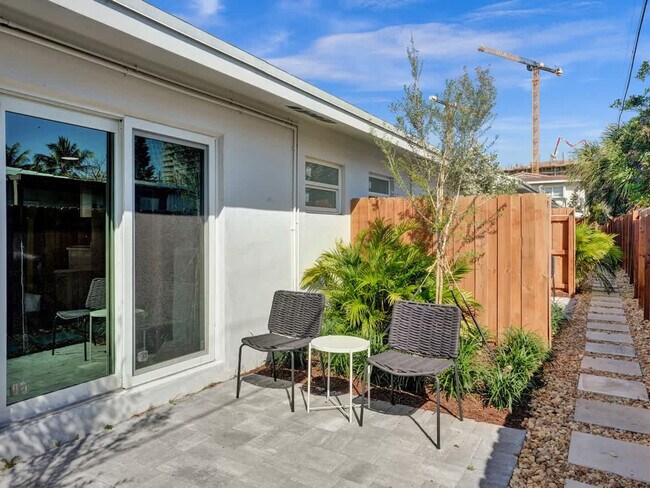 Building Photo - 3208 NE 9th St