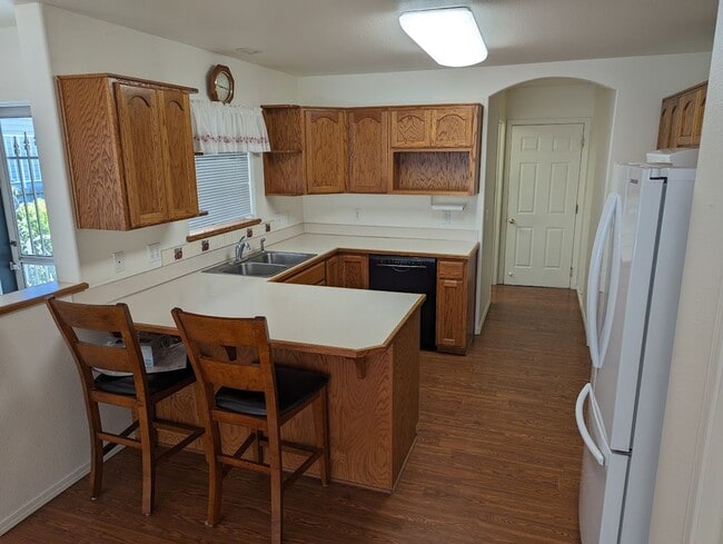 Building Photo - Beautiful Condo in Quiet Neighborhood - Small Pet Allowed