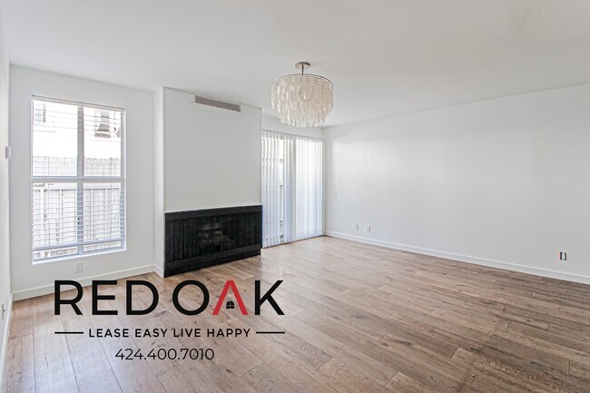Building Photo - 1033 3rd St