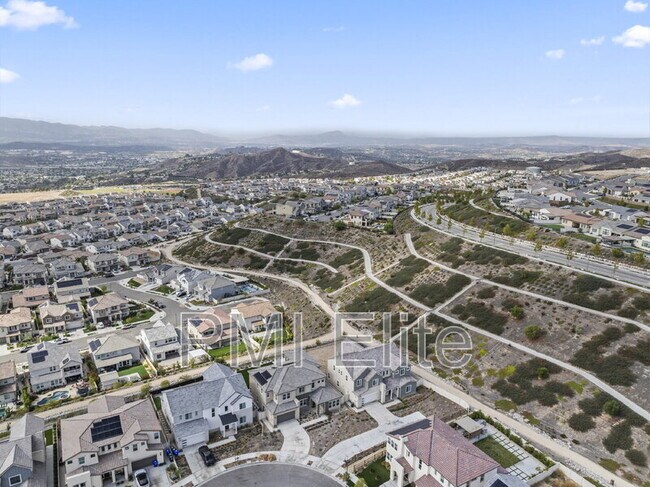 Building Photo - 28649 Windbreak Tr