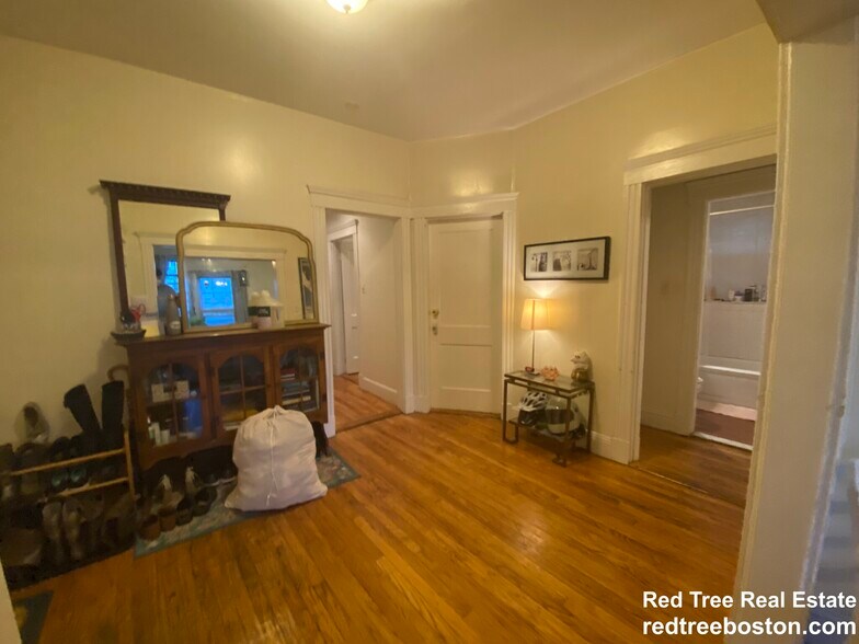 Building Photo - 55 Lanark Rd