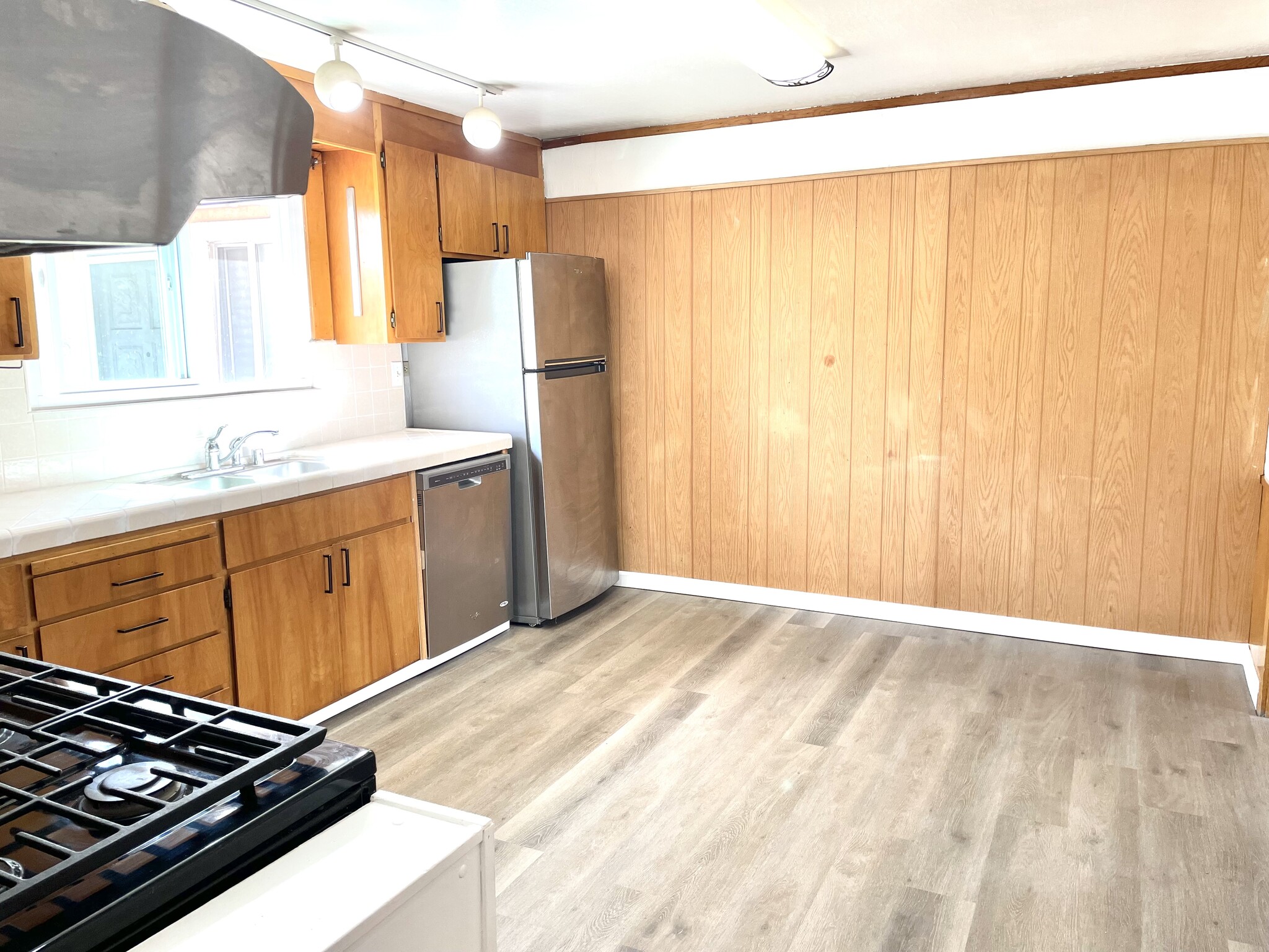 Building Photo - 6815 Moeser Ln