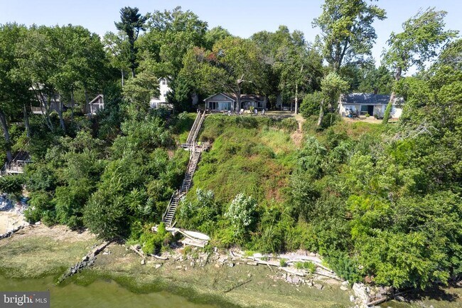 Building Photo - 1348 Carpenters Point Rd