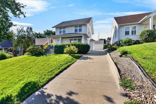 Building Photo - 4417 Poppleton Ave