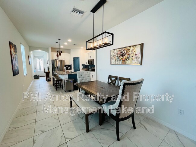 Building Photo - 6264 Great Bear Dr