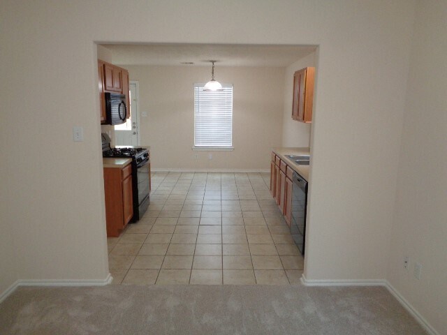 Building Photo - 1615 Redbud Grove Ct