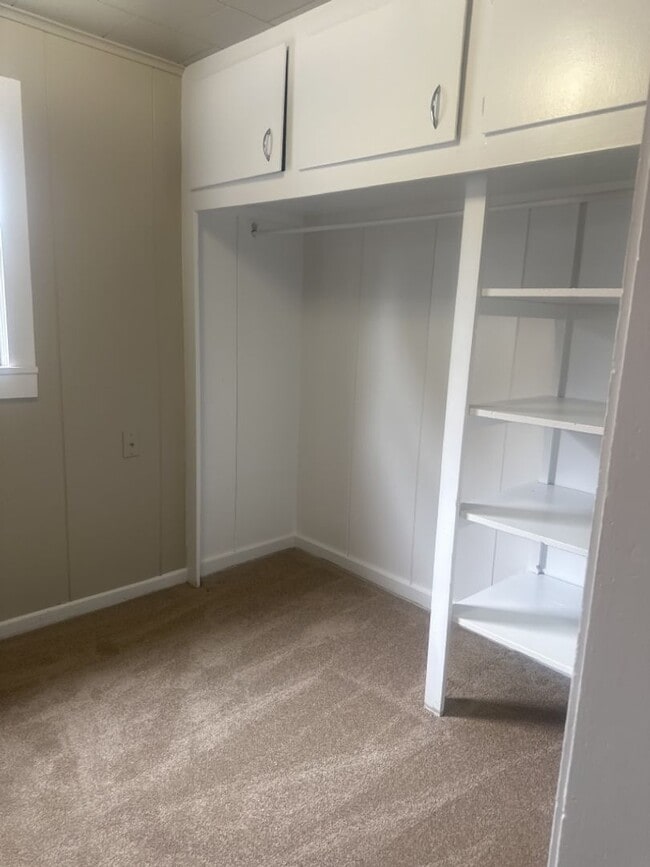 Building Photo - M855