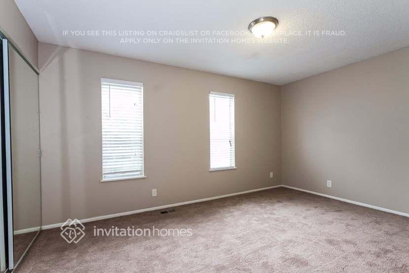 Building Photo - 13007 E Florida Dr