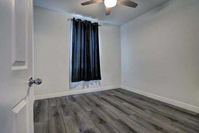 Building Photo - Immaculate 4 Bedroom Home