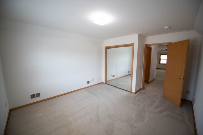 Building Photo - 1128 Madison St