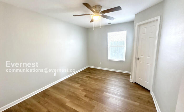 Building Photo - 222 Bermuda Lakes Dr