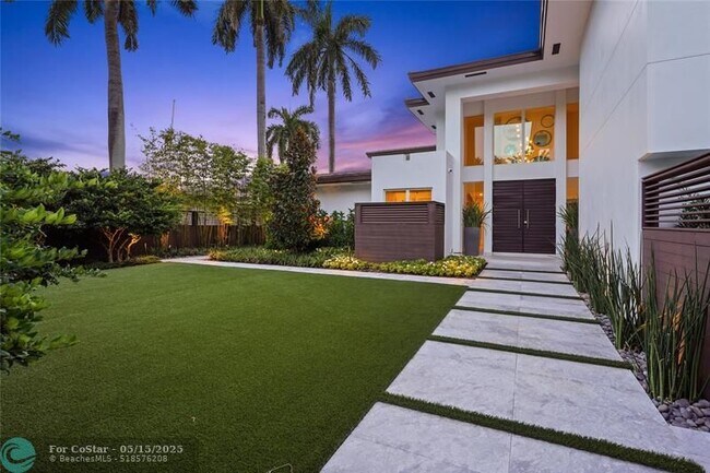 Building Photo - 325 Seven Isles Dr