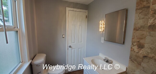 Building Photo - Spacious 3+ Bedroom Home in East Price Hill – Finished Basement & Large Backyard!