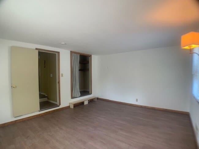 Building Photo - Huge yard! Updated appliances and more!