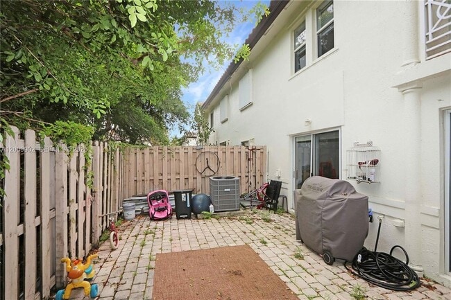 Building Photo - 10921 NW 88th Terrace