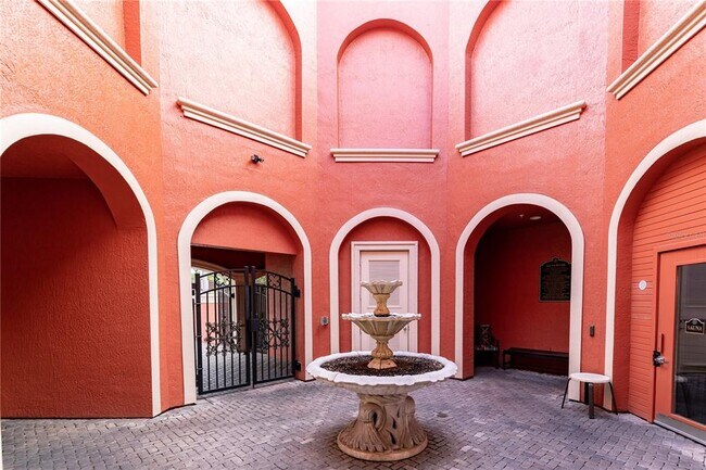 Building Photo - 2724 Via Murano