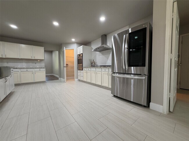 Building Photo - 28402 Ascot Farms Rd