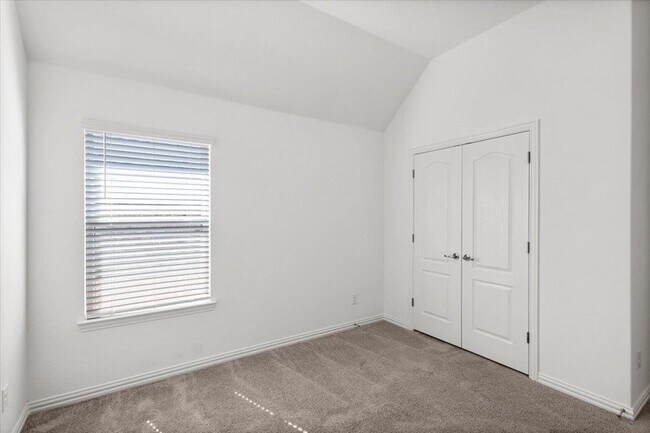 Building Photo - 1425 Cole Ests Dr