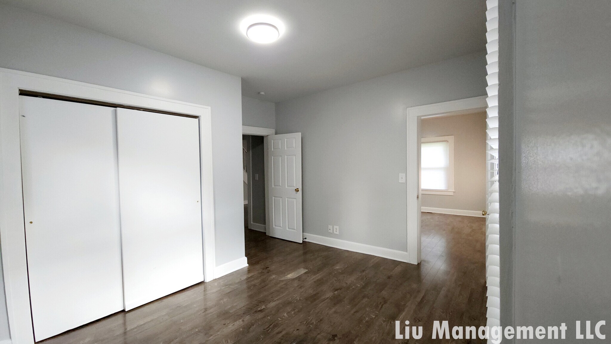 Building Photo - 1029 N Holmes Ave