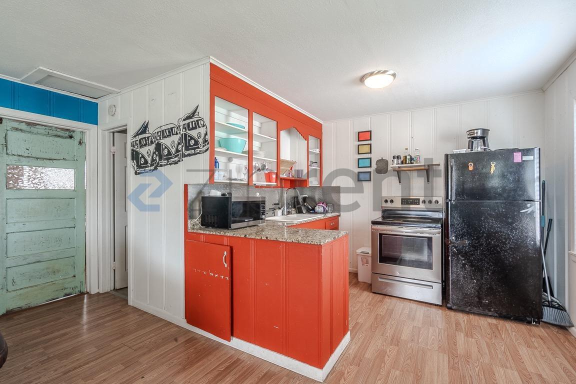 Building Photo - 210 Surf Dr