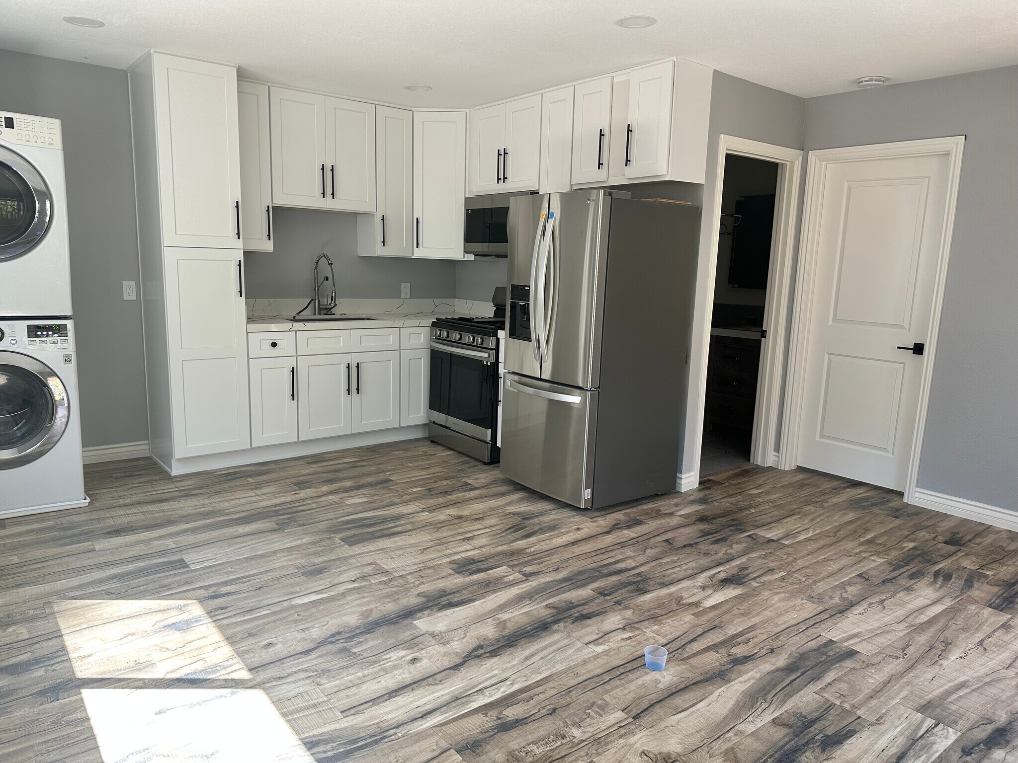 Building Photo - 620 Wilshire Pl