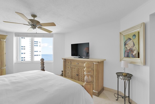 Building Photo - 550 S Ocean Blvd