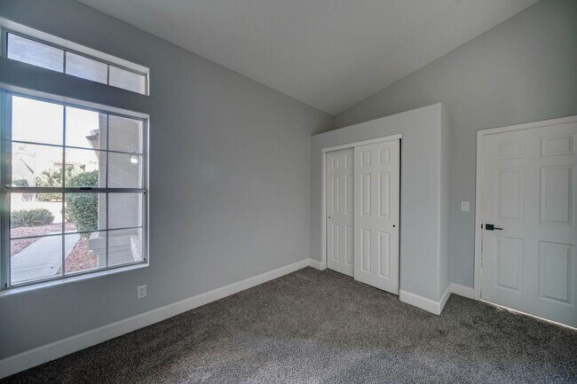 Building Photo - 8940 E Palm Ridge Dr