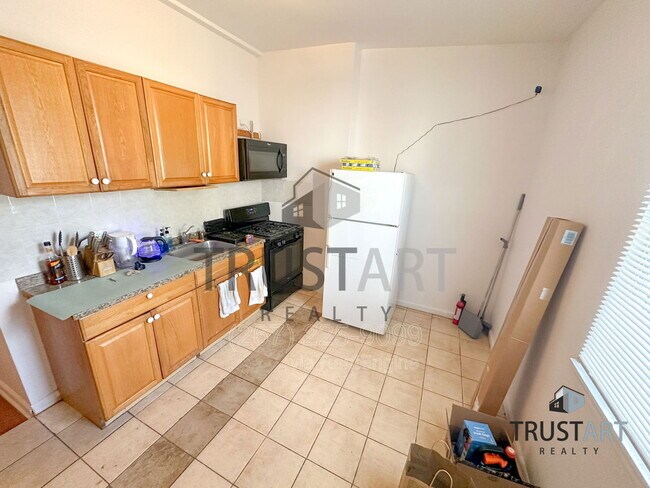 Primary Photo - 2254 N Park Ave