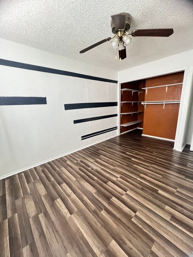 Building Photo - 1601 E Central Texas Expy