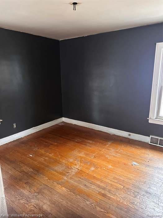 Building Photo - 15047 Lesure St