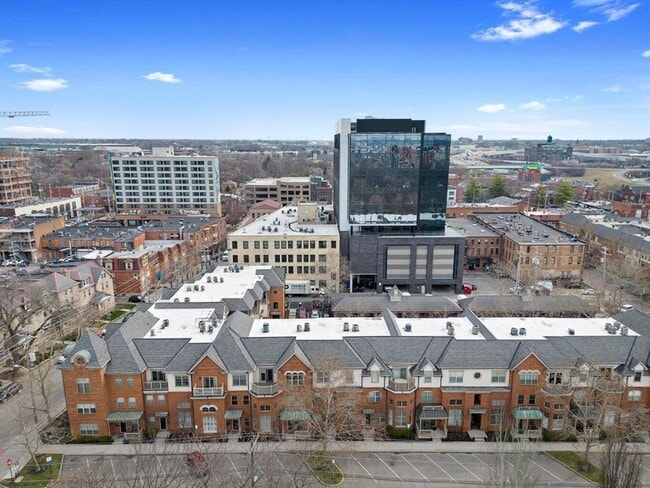 Building Photo - 35 Buttles Ave