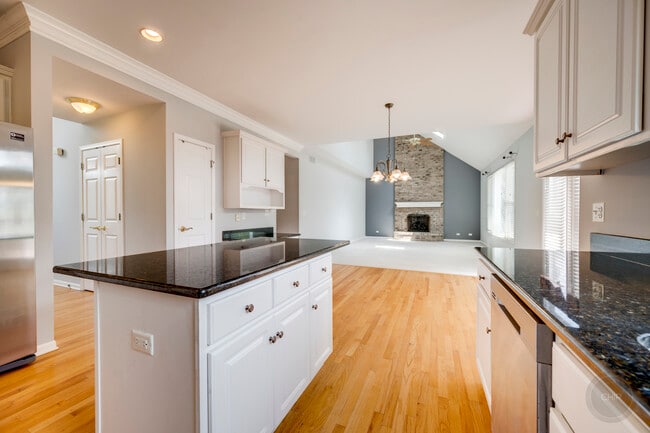 Building Photo - 3744 Highknob Cir