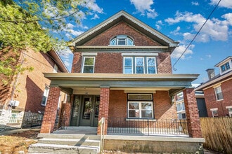 Building Photo - 2218 Scott St