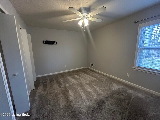 Building Photo - 5510 Baywood Dr