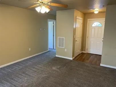 Building Photo - 2 bed / 1 bath ground-floor apartment in a convenient location in west Boise