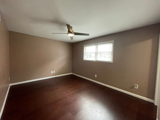 Building Photo - COMING IN AUGUST! Attractive Condo, Lots o...