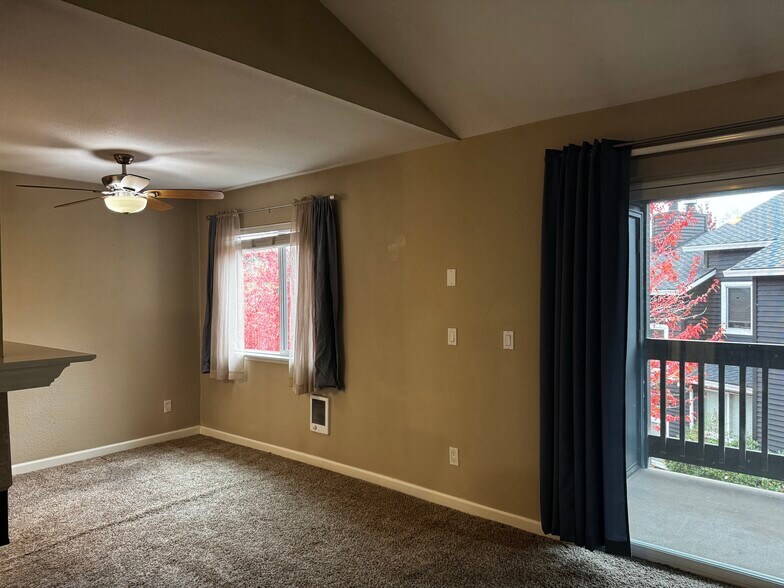 Building Photo - 9530 SW 146th Ter