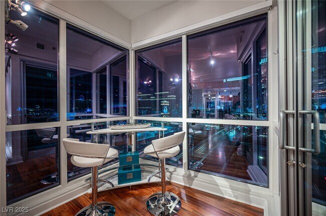 Building Photo - 4525 Dean Martin Dr