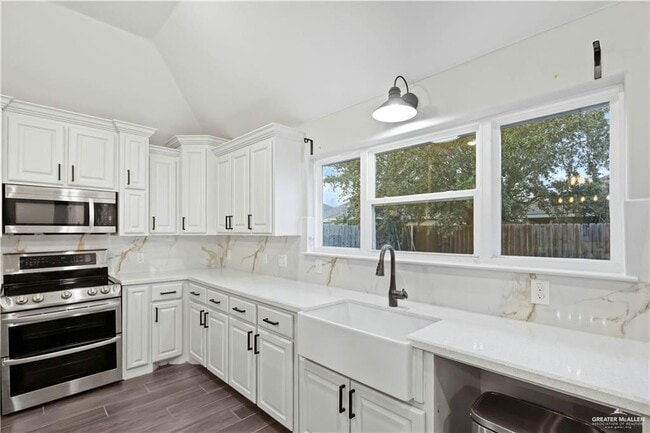 Building Photo - 26 Water Willow Dr