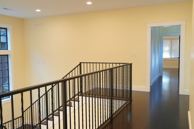 Building Photo - 3839-3136 136th Ave NE