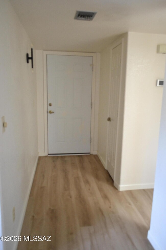 Building Photo - 5376 N Calle Del Rocio