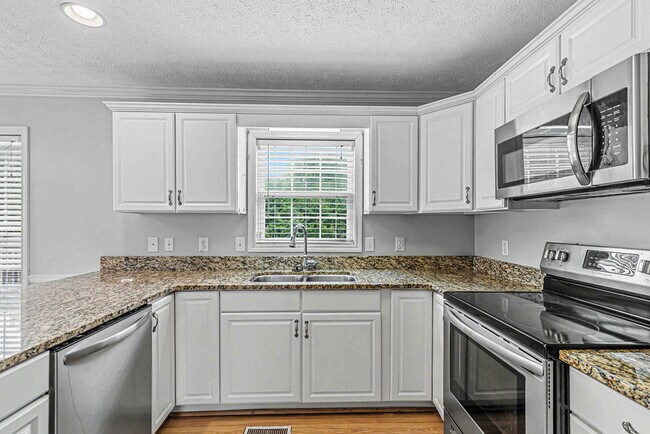 Building Photo - 209 Lansing Ct
