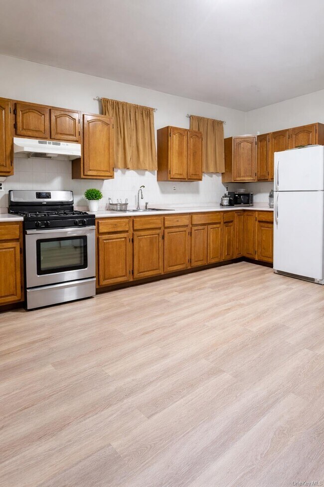 Building Photo - 103-13 110th St